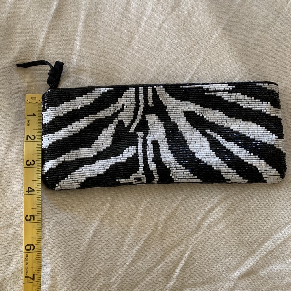 Neiman Marcus beaded clutch/make up bag - Picture 4 of 4